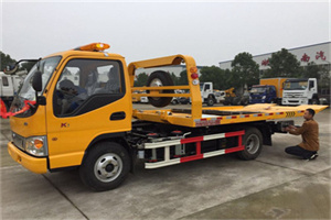 栖霞哪里有拖车服务