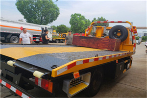 栖霞附近拖车电话号码服务